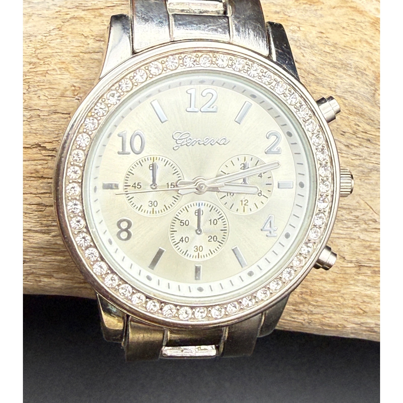 Geneva 11184 Silver Tone Rhinestone Bezel Quartz Watch Champagne Dial Unisex